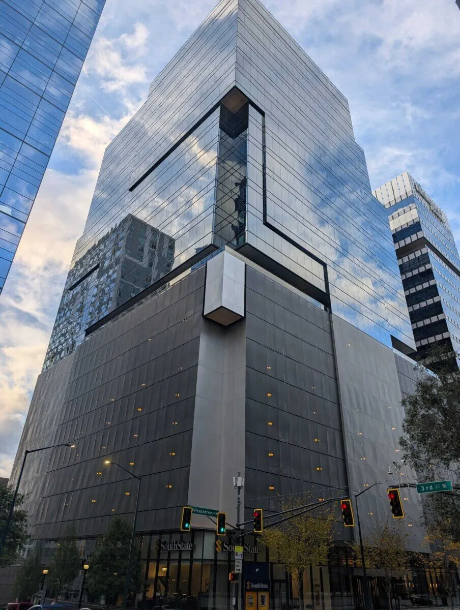 PXL_20241125_210218469
